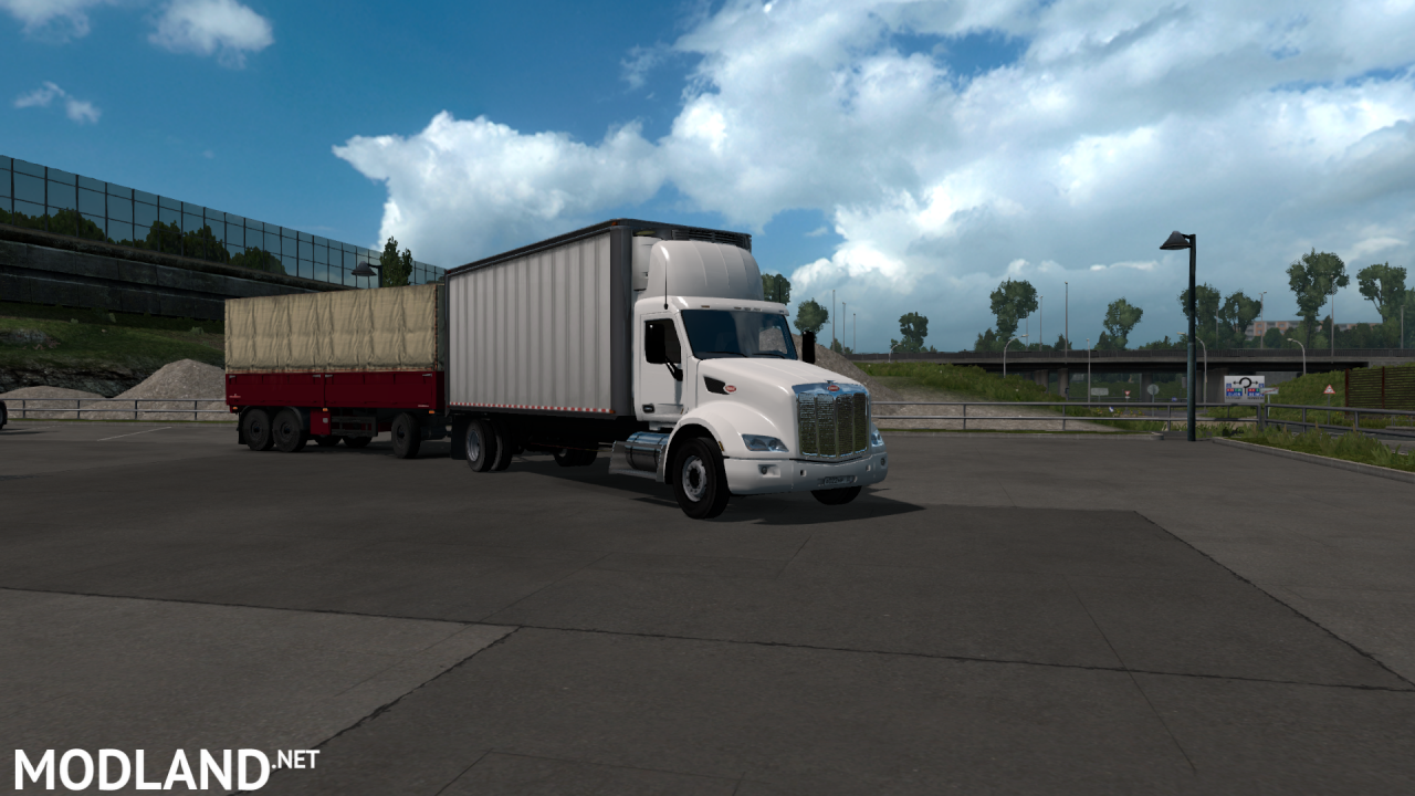 Peterbilt 579 Box Truck