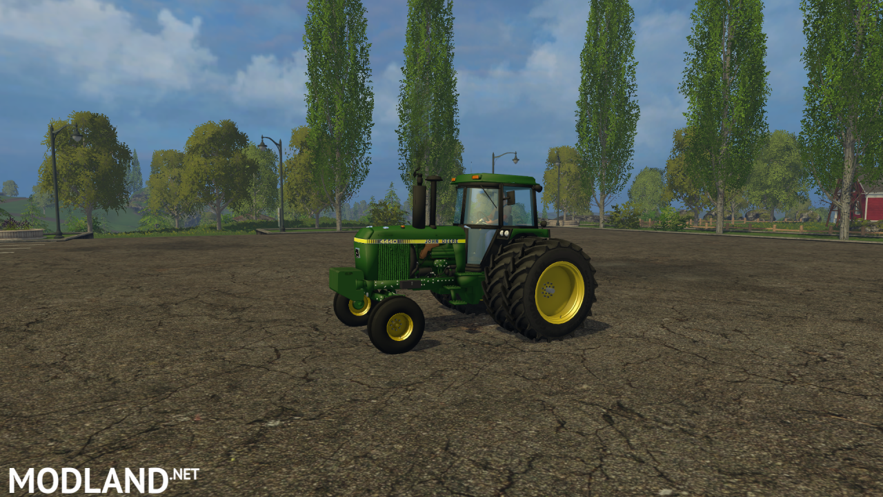 John Deere 4440